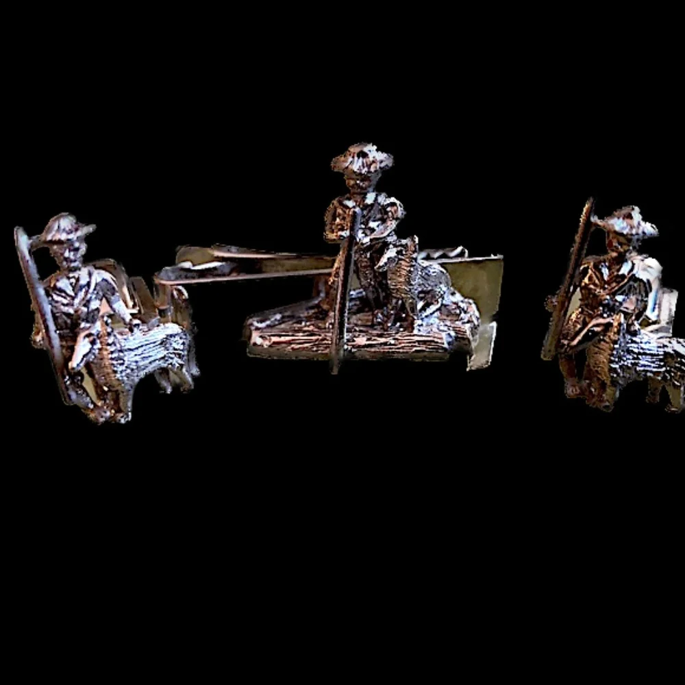 Vintage 1959 Cufflinks & Tie Bar Tom Sawyer No 5931 signed  Sarah Coventry